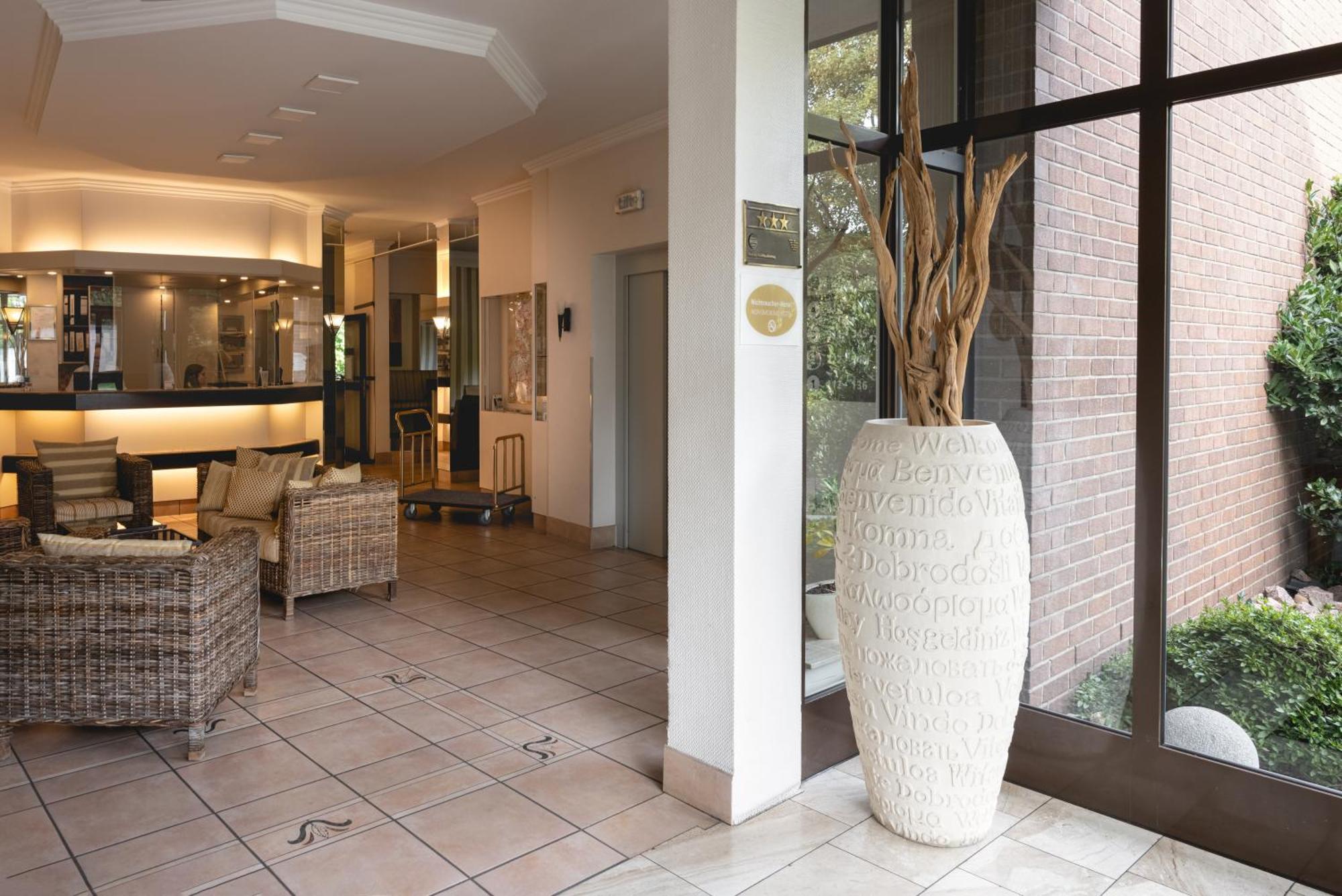 Hotel Astra Dusseldorf Ngoại thất bức ảnh