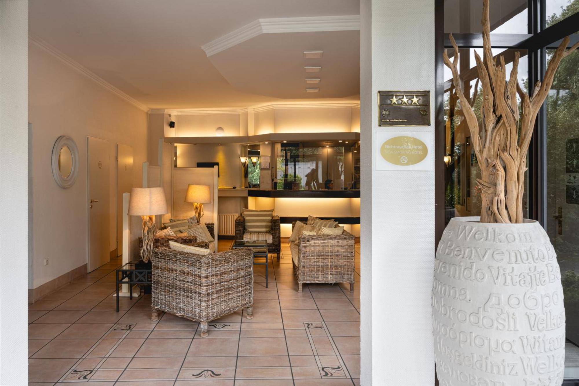 Hotel Astra Dusseldorf Ngoại thất bức ảnh