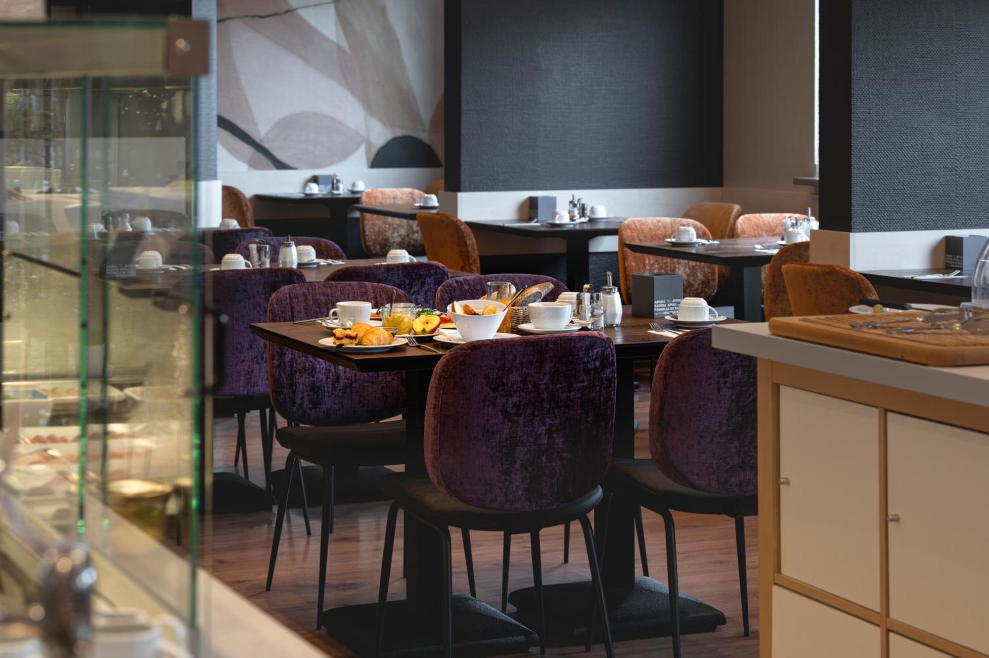 Hotel Astra Dusseldorf Ngoại thất bức ảnh