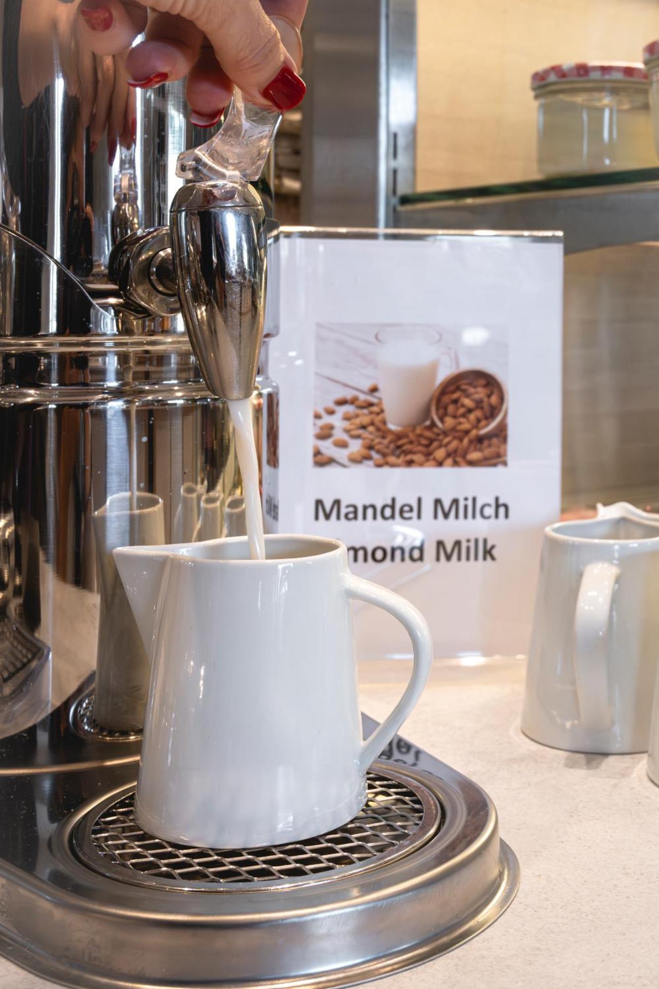 Hotel Astra Dusseldorf Ngoại thất bức ảnh