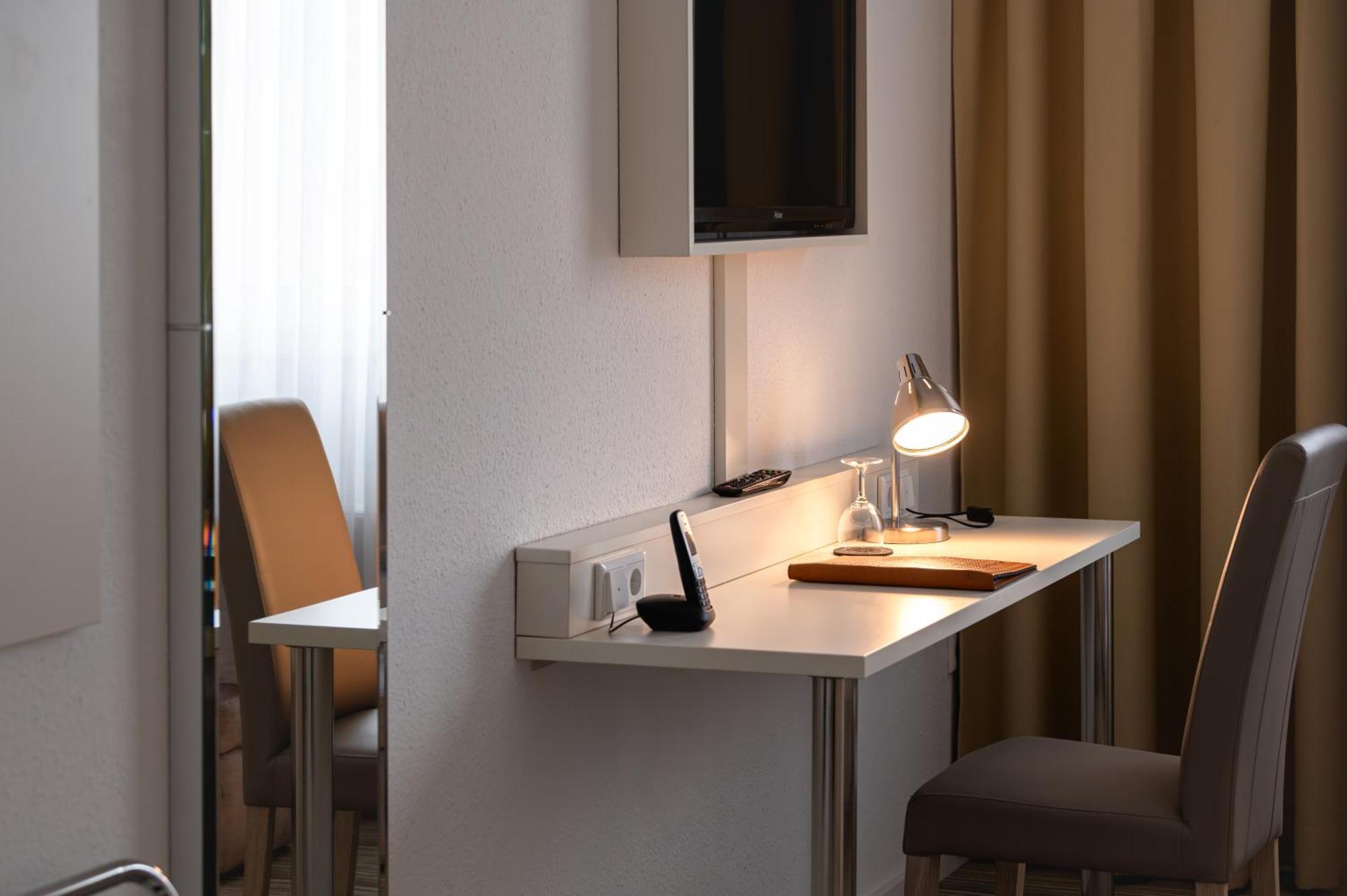 Hotel Astra Dusseldorf Ngoại thất bức ảnh