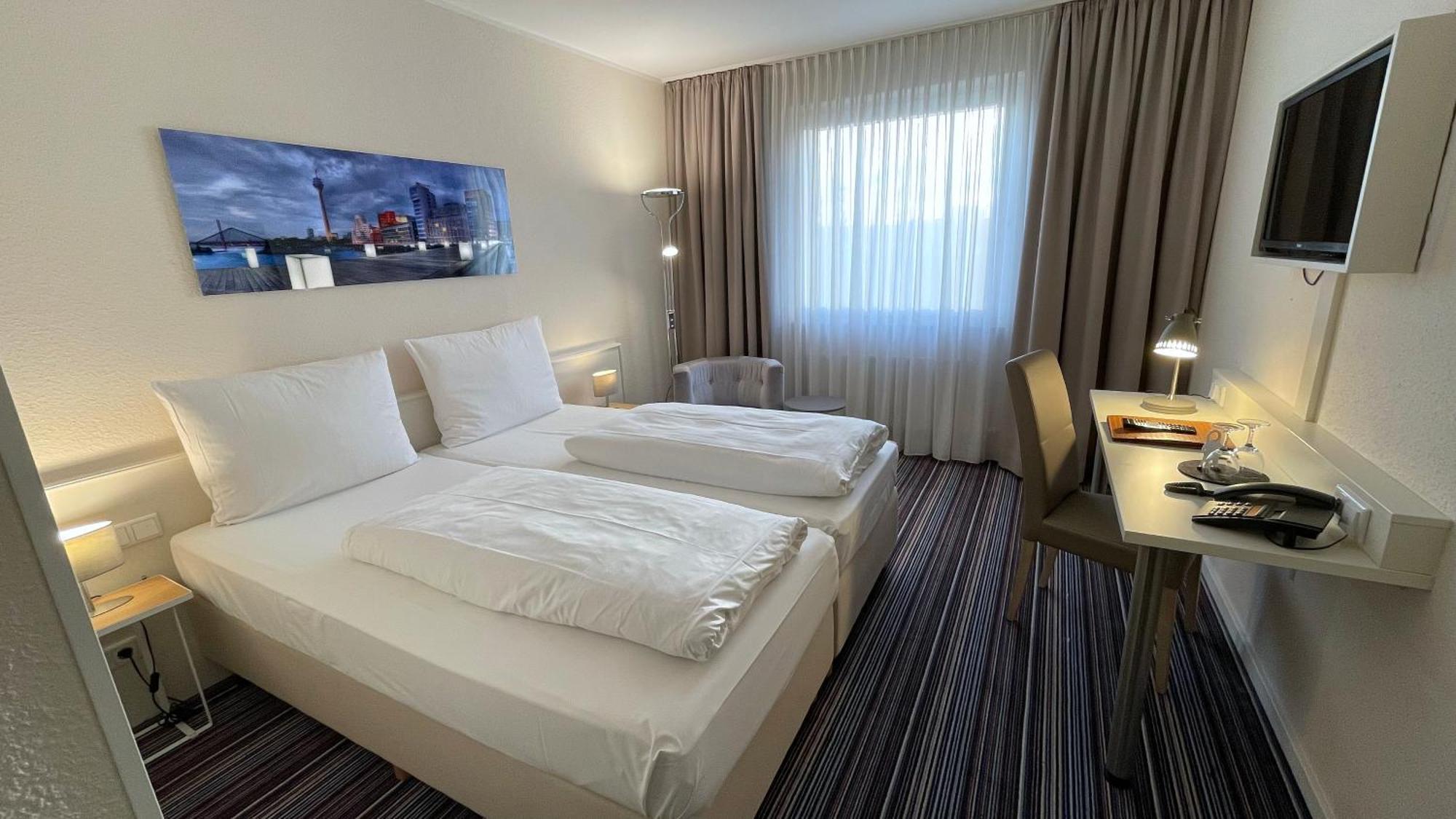 Hotel Astra Dusseldorf Ngoại thất bức ảnh