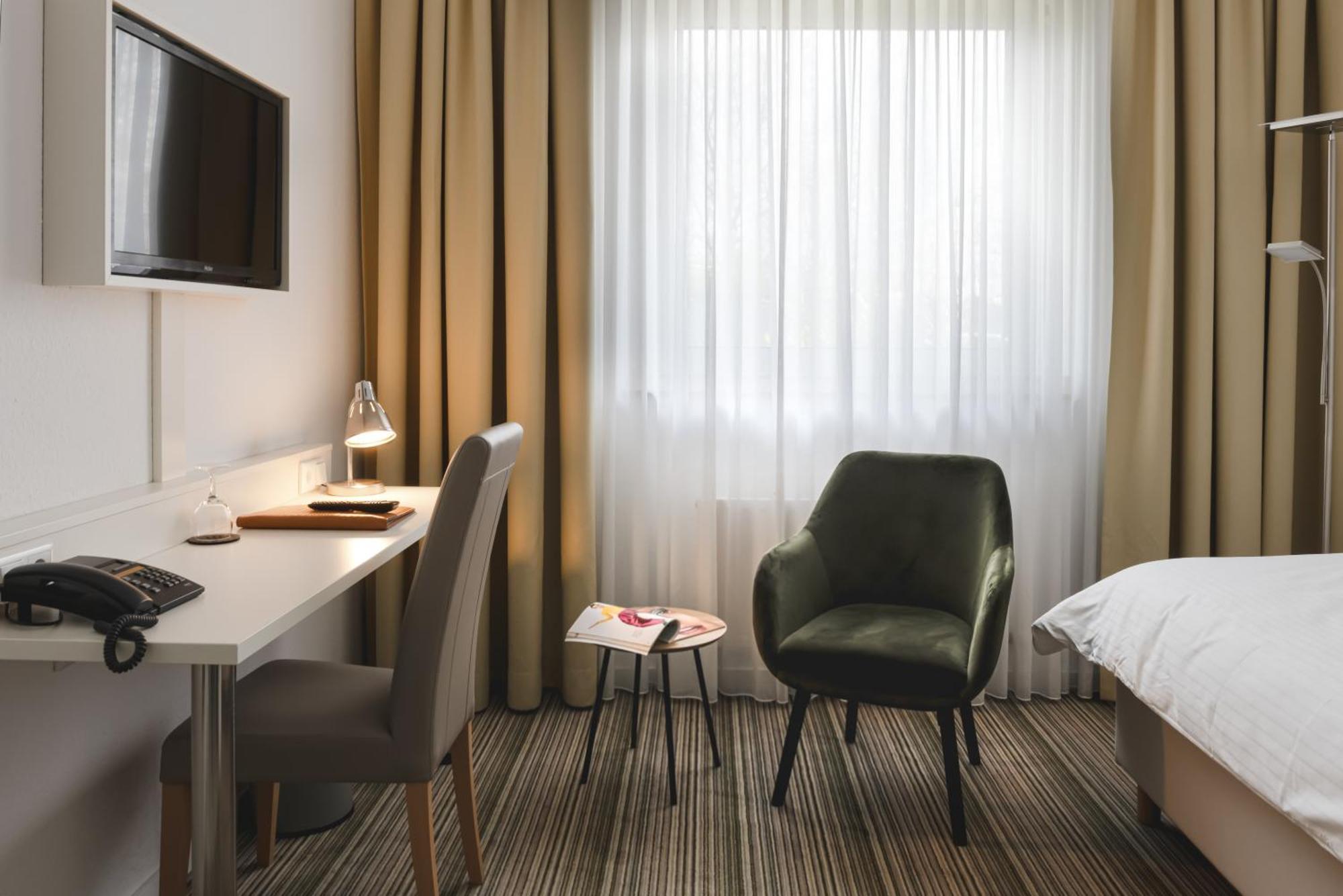 Hotel Astra Dusseldorf Ngoại thất bức ảnh