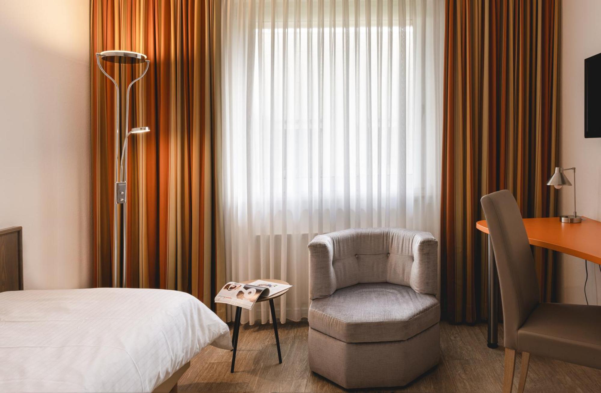 Hotel Astra Dusseldorf Ngoại thất bức ảnh