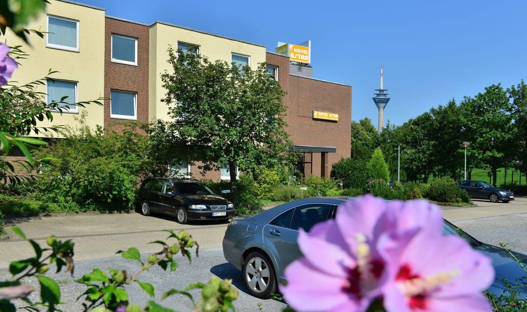 Hotel Astra Dusseldorf Ngoại thất bức ảnh